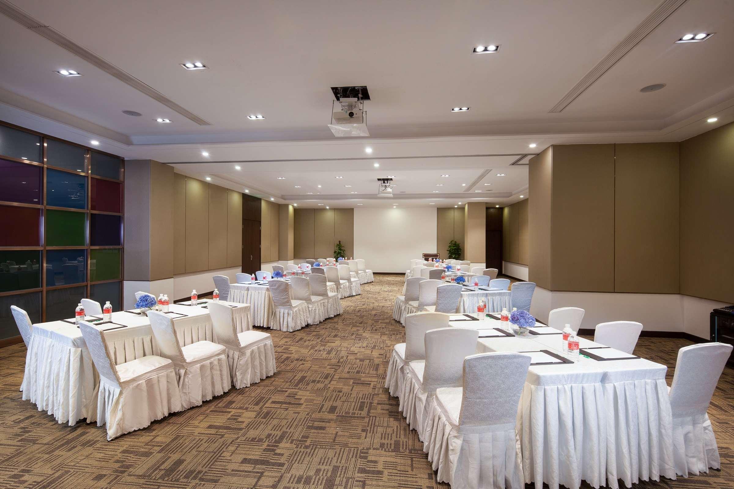 Ramada Shanghai Songjiang Exterior photo